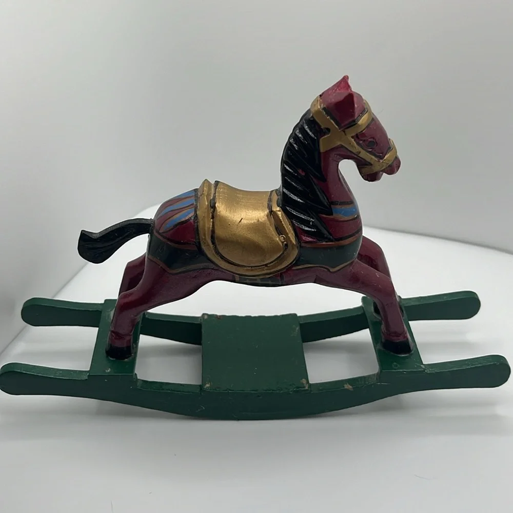 Set of 4 vintage hand made wooden horses - Picture 6 of 14